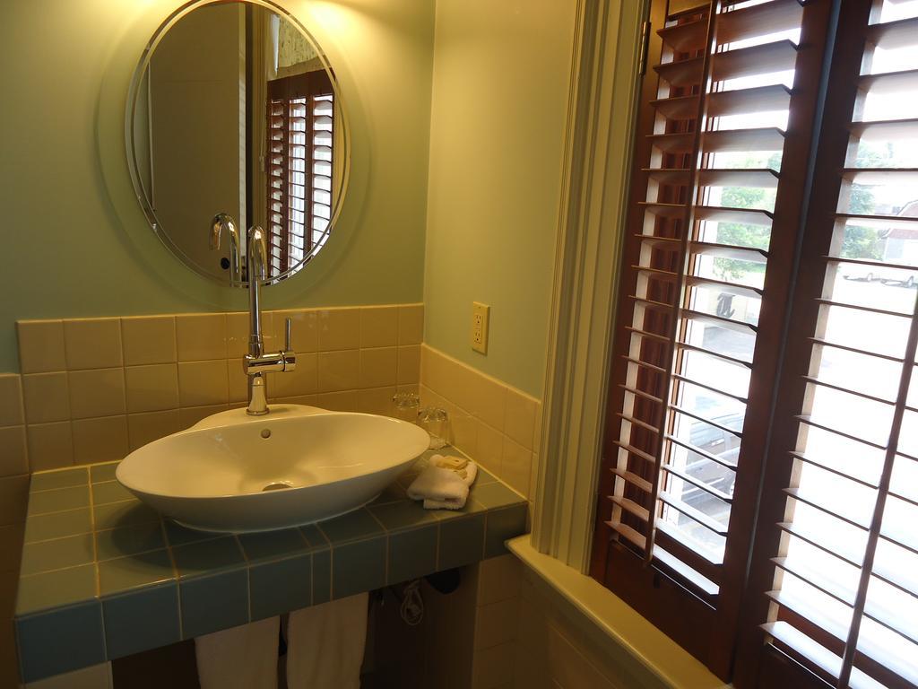 Maison Tait House Hotel Shediac Room photo